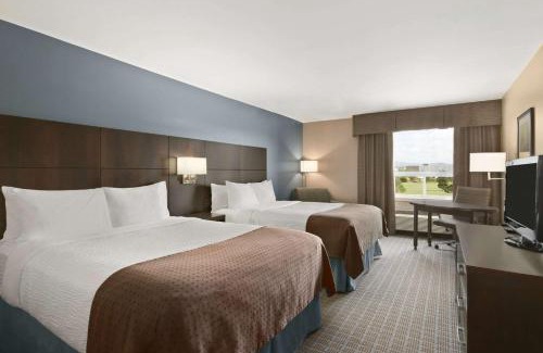 Downtown Hotel | Discover Days Inn by Wyndham Stephenville: Pet Friendly Stay