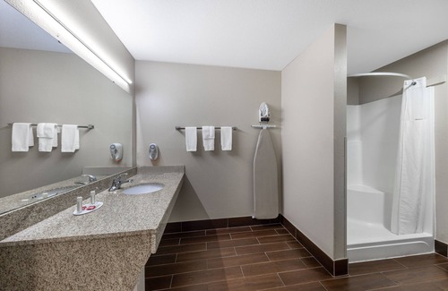 St. Robert Hotel | Convenient Stay at Days Inn by Wyndham St. Robert