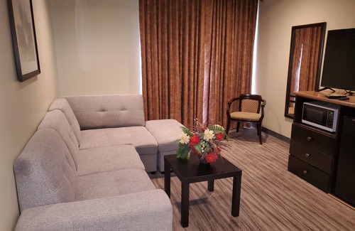 Surrey Hotel | Comfortable Stays at Days Inn by Wyndham Surrey