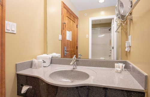 Surrey Hotel | Comfortable Stays at Days Inn by Wyndham Surrey