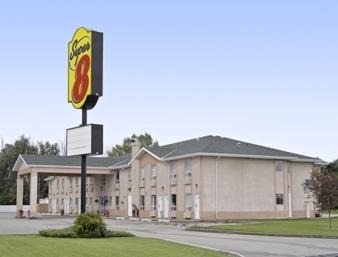 Taber Hotel | Comfortable Stay at Super 8 by Wyndham Taber, AB
