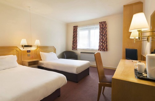 West Buckland Hotel | Eco-Friendly Days Inn by Wyndham Taunton with Breakfast