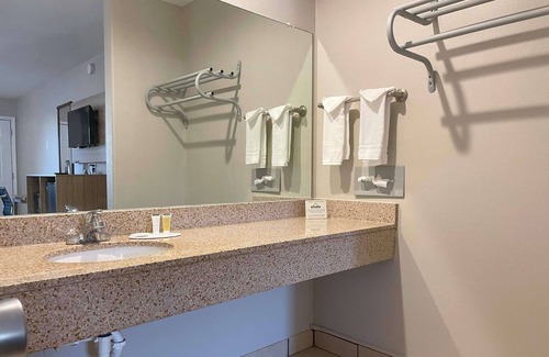 Temple Hotel | Comfortable Stay at Days Inn by Wyndham Temple with Breakfast