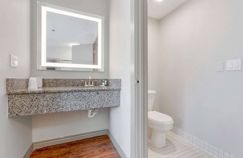 Thornton Hotel | Eco-Friendly Denver North Hotel with Spa & Family Amenities