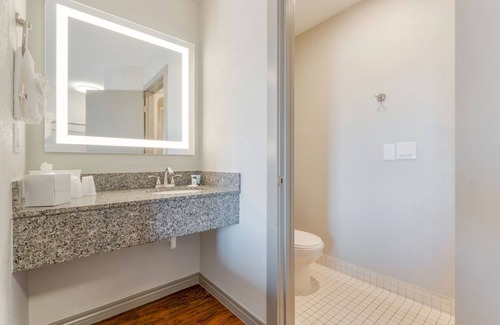 Thornton Hotel | Eco-Friendly Denver North Hotel with Spa & Family Amenities