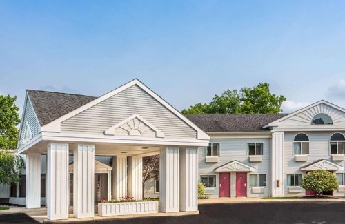 Tiffin Hotel | Comfortable Stays at Days Inn by Wyndham Tiffin