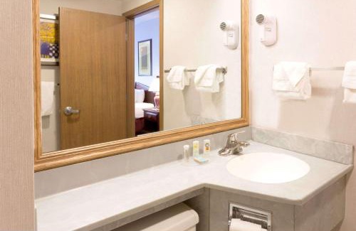 Tiffin Hotel | Comfortable Stays at Days Inn by Wyndham Tiffin