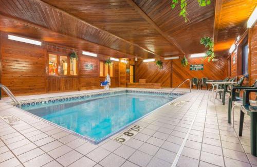 Southwest Topeka Hotel | Comfortable Days Inn by Wyndham Topeka with Pet-Friendly Perks