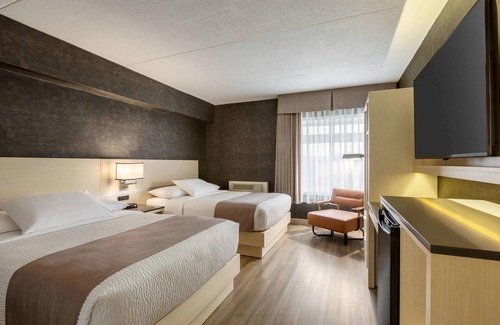Northeast Mississauga Hotel | Discover Days Inn by Wyndham Toronto West Mississauga