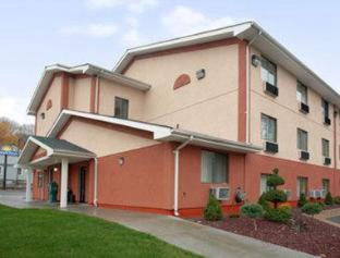 Torrington Hotel | Family-Friendly Days Inn by Wyndham Torrington Awaits You