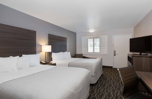 Ukiah Hotel | Exceptional Days Inn by Wyndham Ukiah: Pool, Spa & More