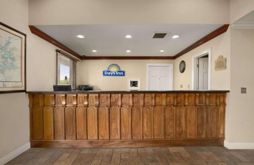 Alexander City Hotel | Pet-Friendly Escape at Days Inn by Wyndham Alexander City