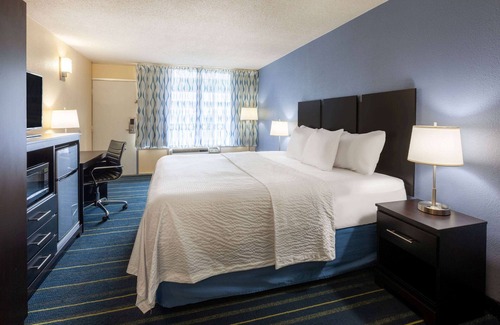 Charles Town Hotel | Inviting Days Inn by Wyndham: Family-Friendly Comfort
