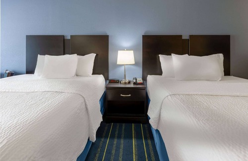 Charles Town Hotel | Inviting Days Inn by Wyndham: Family-Friendly Comfort