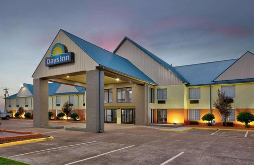 Robinsonville Hotel | Comfortable Days Inn by Wyndham Tunica Resorts Awaits You