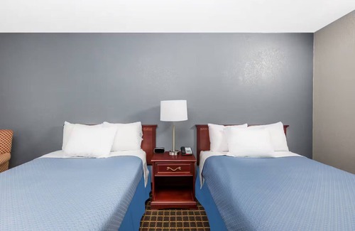 West Des Moines Hotel | Convenient Days Inn by Wyndham West Des Moines Awaits You