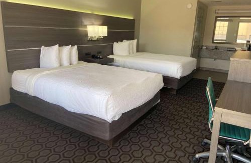 Wagoner Hotel | Comfortable Days Inn by Wyndham Wagoner with Pool Access