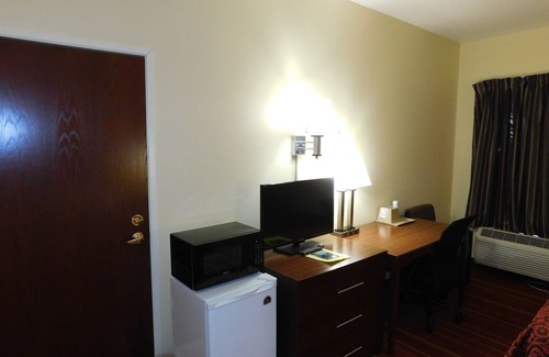 Walcott Hotel | Comfortable Stay at Days Inn by Wyndham Walcott Davenport