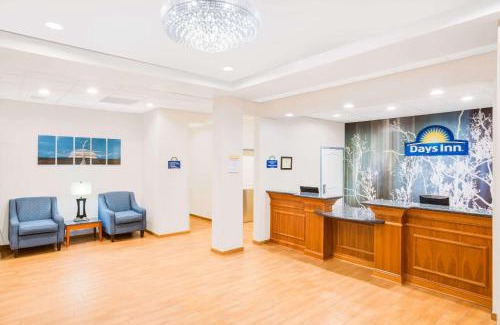 Evans Mills Hotel | Cozy Days Inn by Wyndham: Family-Friendly with Hot Tub