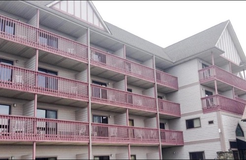 Waynesville Hotel | Comfortable Days Inn by Wyndham in Waynesville, NC