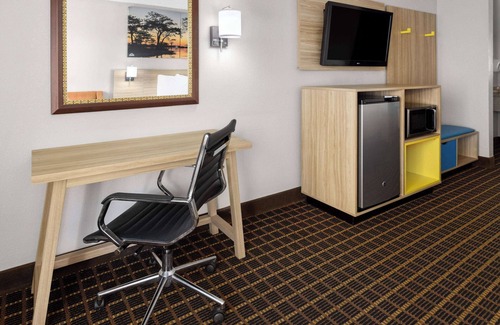 Waycross Hotel | Comfortable Stay at Days Inn by Wyndham Waycross
