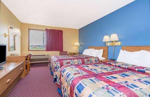Eau Claire Hotel | Pet-Friendly Days Inn by Wyndham West-Eau Claire Retreat