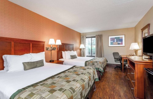 Westminster Hotel | Budget-Friendly Days Inn by Wyndham Westminster with Pool & Dining