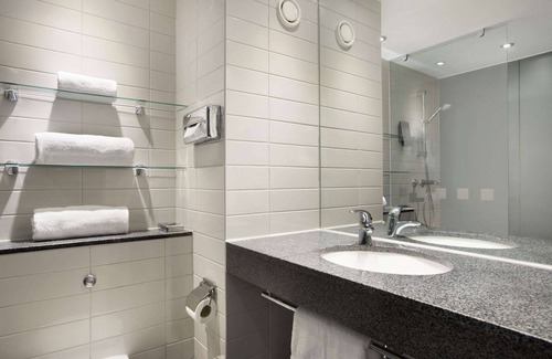 Wetherby Hotel | Cozy Days Inn by Wyndham Wetherby with Family-Friendly Amenities
