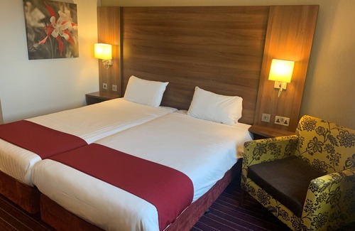 Wetherby Hotel | Cozy Days Inn by Wyndham Wetherby with Family-Friendly Amenities