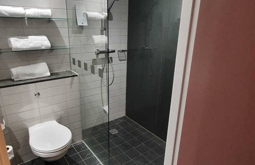 Wetherby Hotel | Cozy Days Inn by Wyndham Wetherby with Family-Friendly Amenities