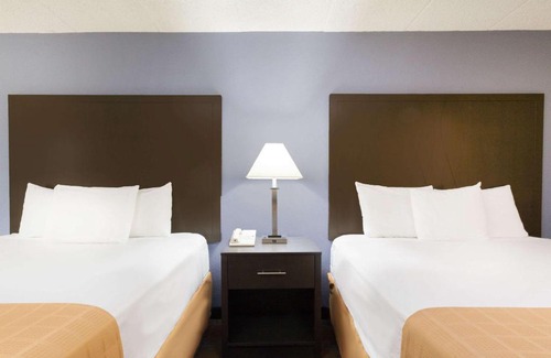 Wilkes-Barre Hotel | Family-Friendly Days Inn by Wyndham Wilkes Barre Awaits