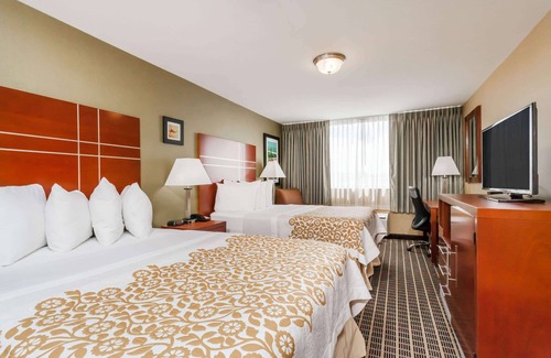 Windsor Locks Hotel | Convenient Stay at Days Inn Windsor Locks near Bradley Airport