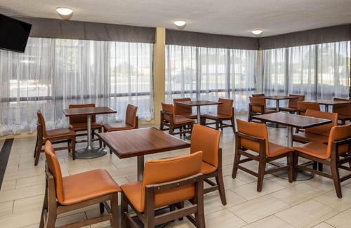 Wilson Hotel | Budget-Friendly Stays at Days Inn by Wyndham Wilson