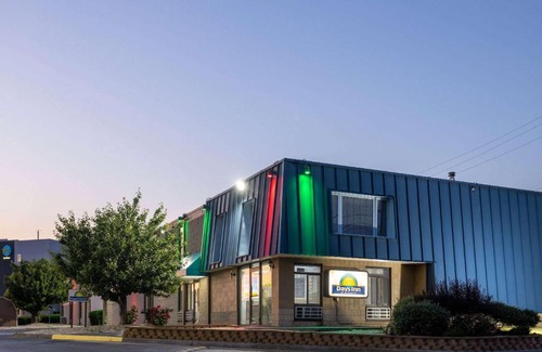 Winchester Hotel | Convenient Days Inn by Wyndham Winchester - Pet and Child Friendly