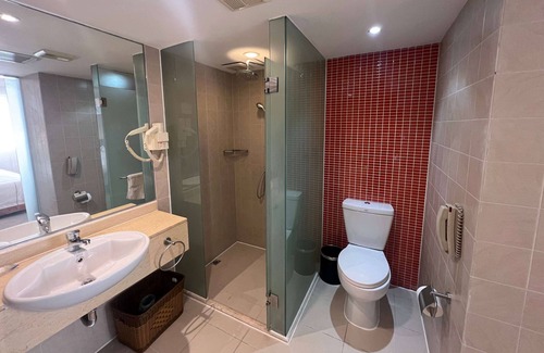 Baiyun Hotel | Comfortable Days Inn Guangzhou: Family-Friendly & Accessible