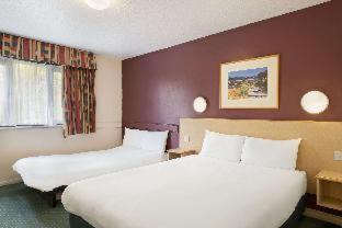 Ridgeway Hotel | Pet-Friendly Days Inn Hotel Sheffield South with Breakfast