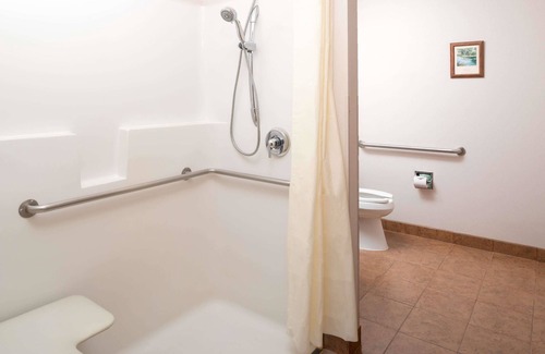 Airway Heights Hotel | Comfortable Days Inn & Suites Near Spokane Airport