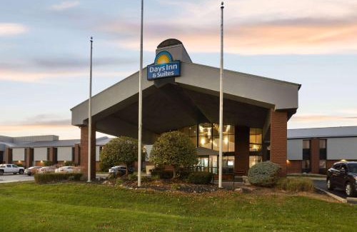 Indianapolis Hotel | Discover Days Inn & Suites: Family-Friendly Stay in Indy