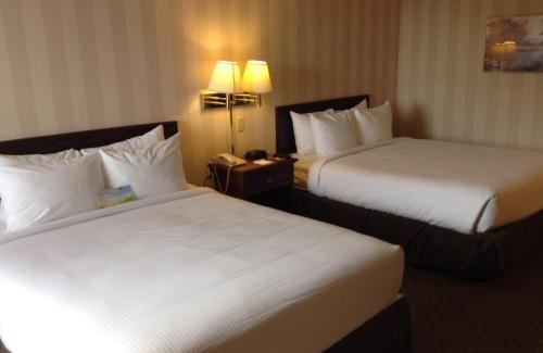 Indianapolis Hotel | Discover Days Inn & Suites: Family-Friendly Stay in Indy