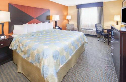 Russellville Hotel | Pet-Friendly Stay at Days Inn & Suites in Russellville