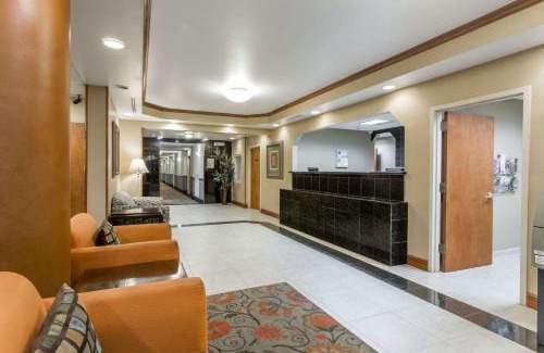 Fort Pierce Hotel | Comfortable Stay at Days Inn & Suites Fort Pierce with Pool