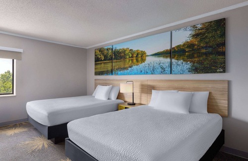Kansas City Hotel | Budget-Friendly Days Inn & Suites with Kitchen & Breakfast