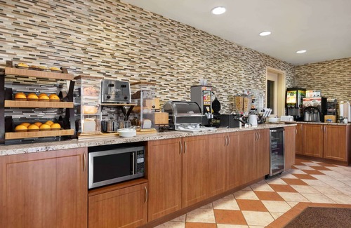 Thompson Hotel | Top-Rated Days Inn & Suites in Thompson with Great Amenities