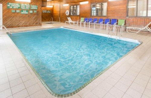 Davenport Hotel | Comfort and Convenience at Days Inn & Suites Davenport East
