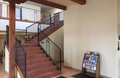 Lordsburg Hotel | Convenient Days Inn & Suites with Pool and Pet-Friendly Options