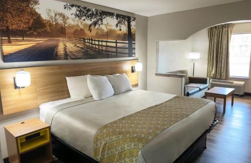 Opelousas Hotel | Pet-Friendly Days Inn & Suites with Pool in Opelousas
