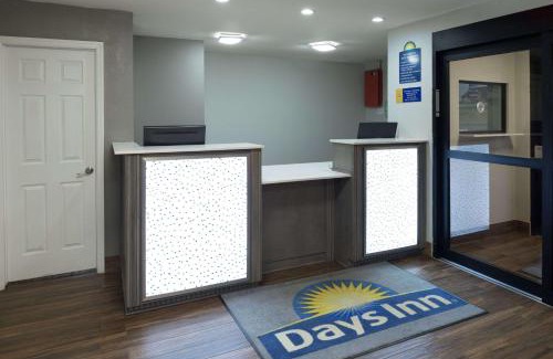Athens Hotel | Comfortable Stay at Days Inn & Suites by Wyndham Athens