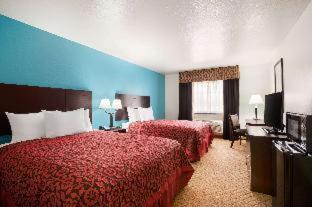 Conroe Hotel | Relax at Days Inn & Suites by Wyndham Conroe North