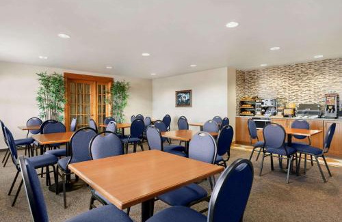 Thompson Hotel | Discover Days Inn & Suites by Wyndham Thompson Today!