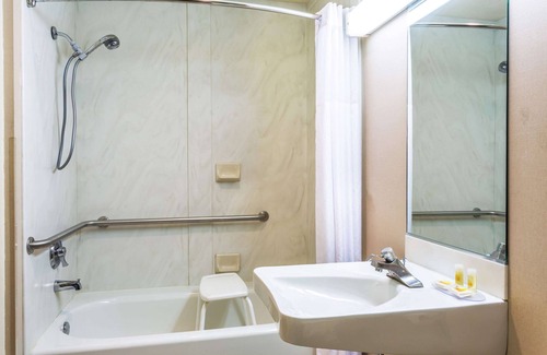 Logan Hotel | Convenient Days Inn & Suites with Pool and Spa in Logan